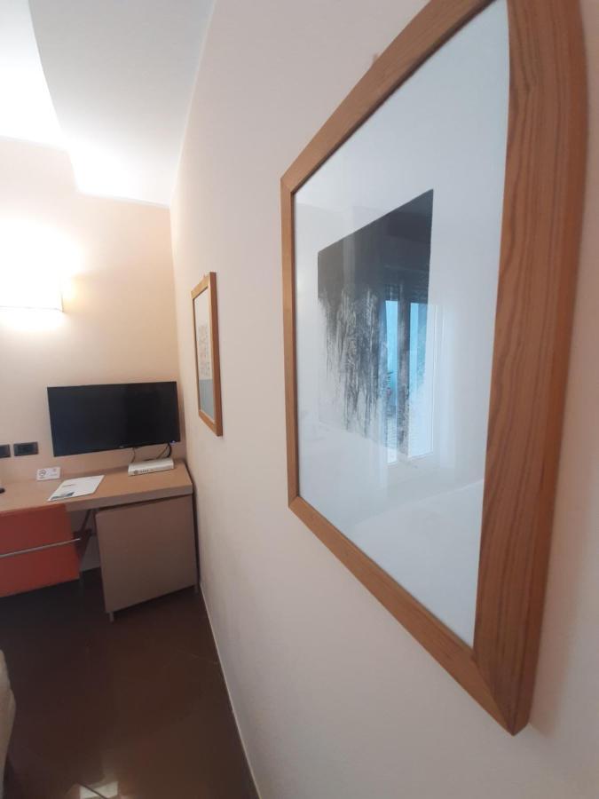 Hotel Chiaraluna Civitanova Marche Buitenkant foto