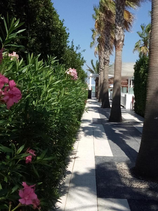 Hotel Chiaraluna Civitanova Marche Buitenkant foto