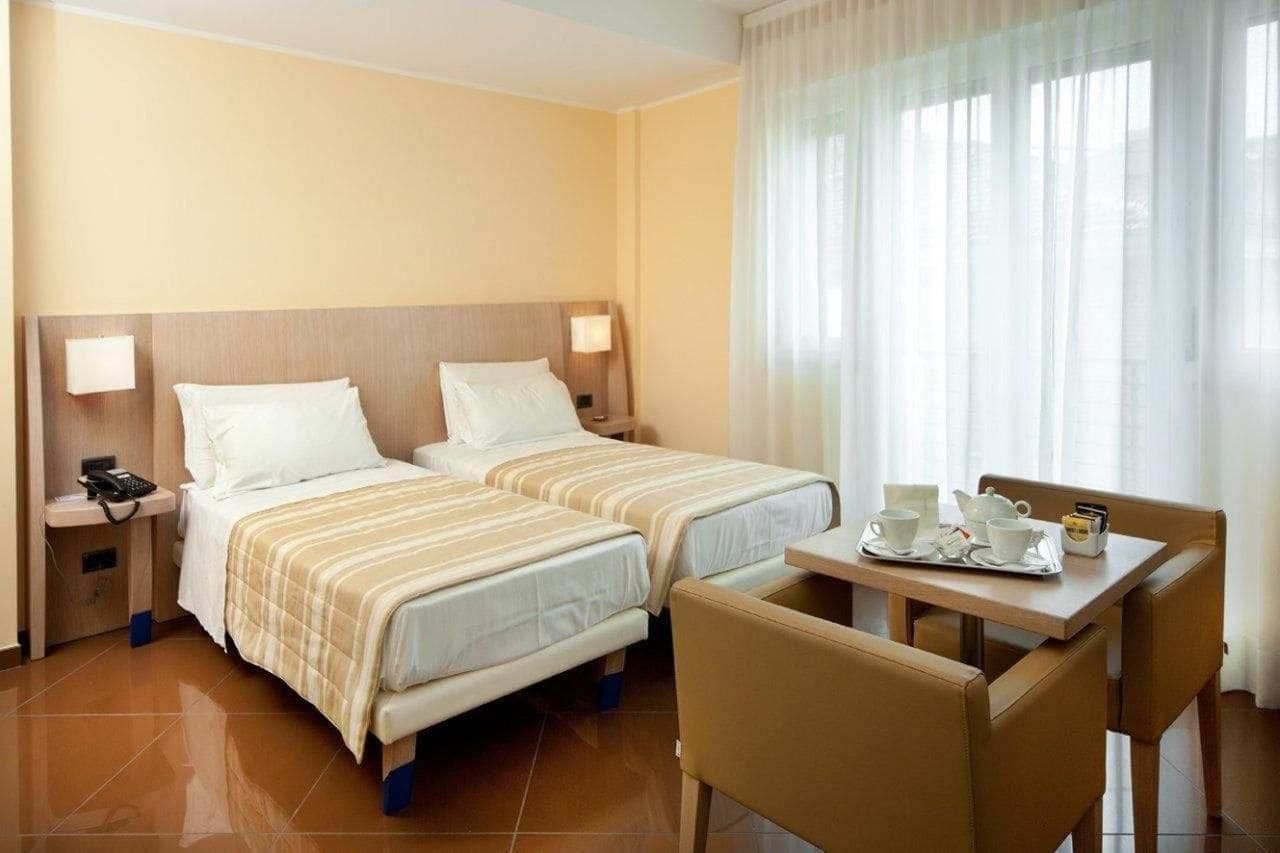 Hotel Chiaraluna Civitanova Marche Buitenkant foto