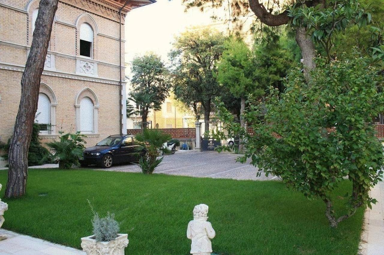 Hotel Chiaraluna Civitanova Marche Buitenkant foto